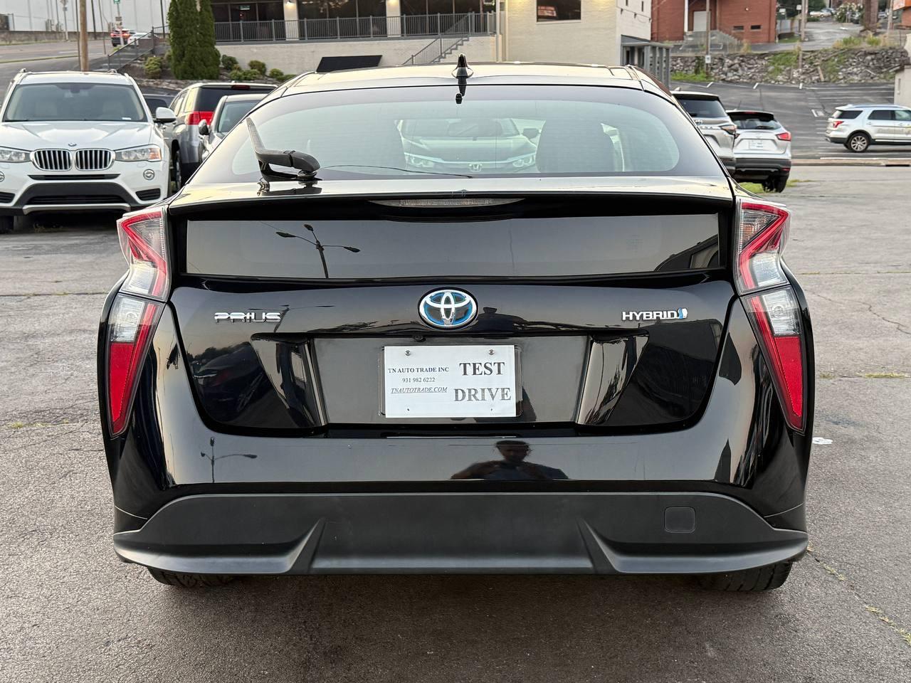 Toyota Prius Two Eco 2016