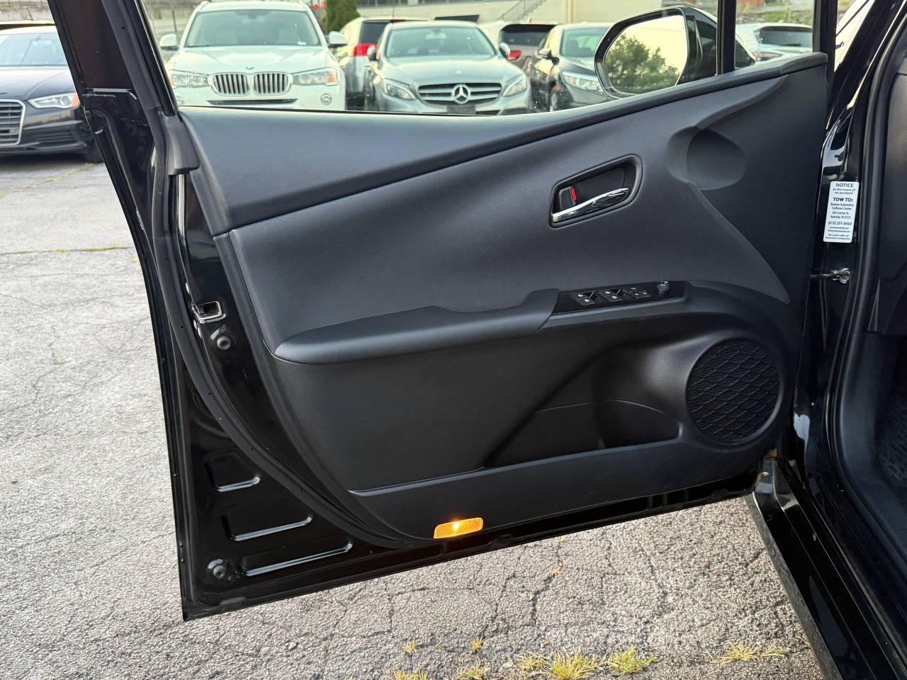 Toyota Prius Two Eco 2016