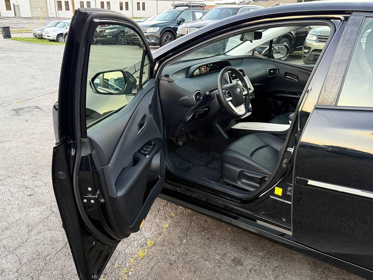 Toyota Prius Two Eco 2016