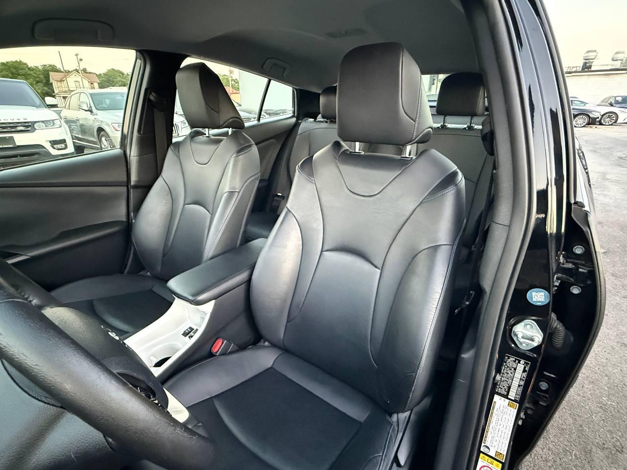 Toyota Prius Two Eco 2016