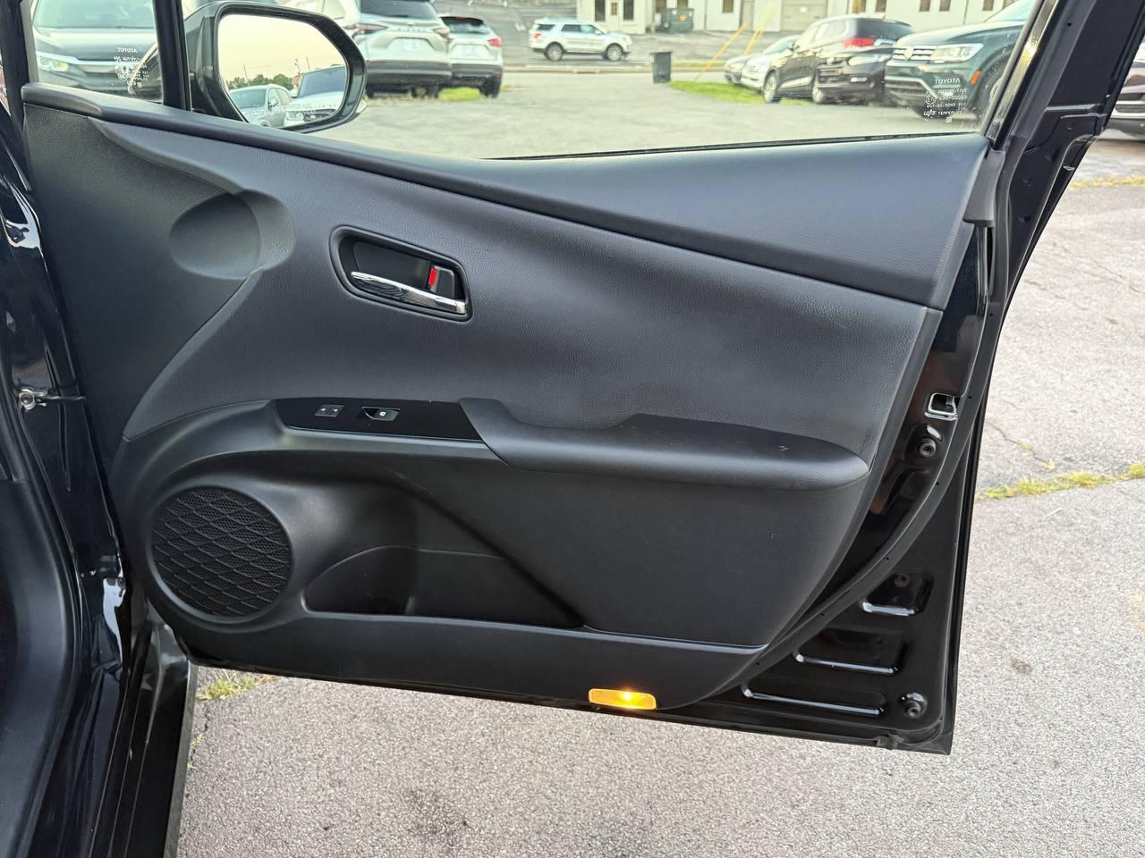 Toyota Prius Two Eco 2016