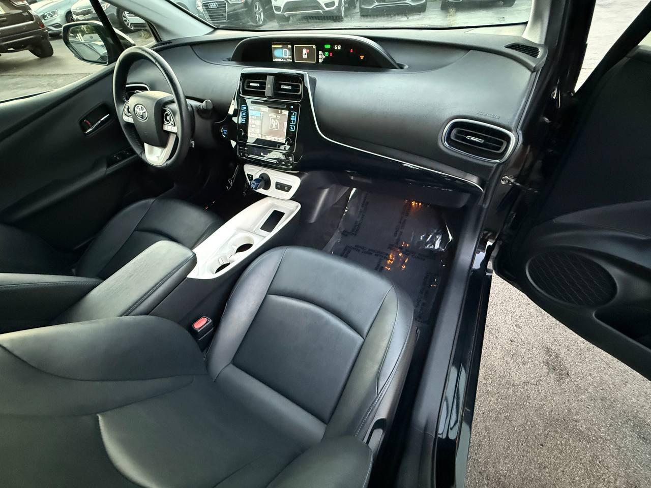 Toyota Prius Two Eco 2016