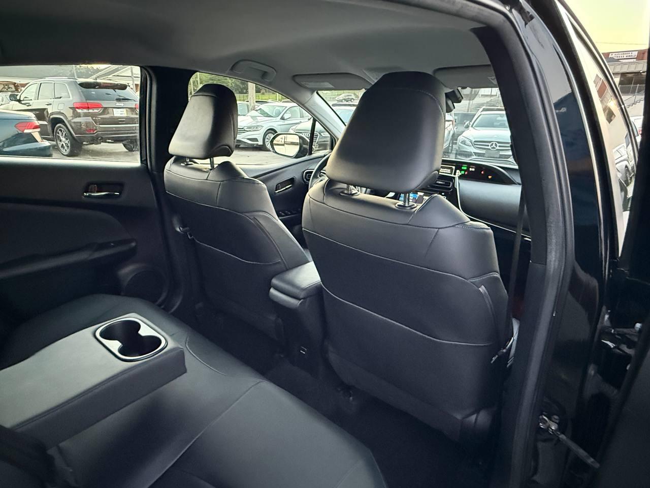 Toyota Prius Two Eco 2016