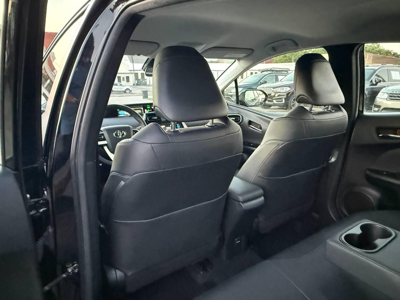 Toyota Prius Two Eco 2016