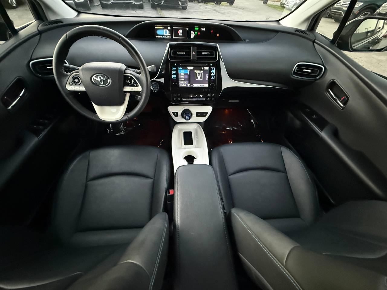 Toyota Prius Two Eco 2016