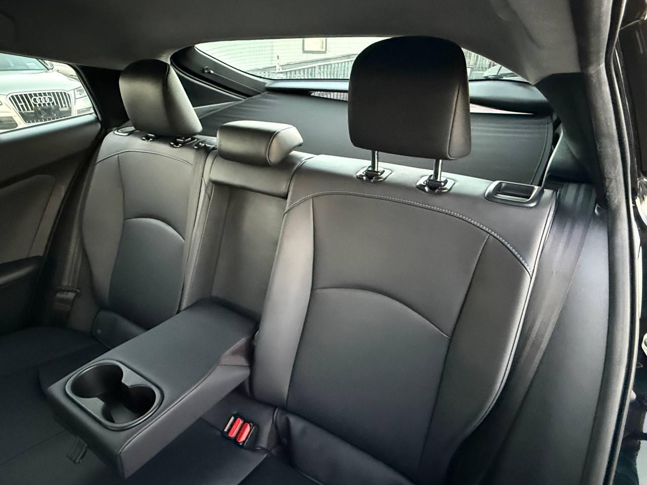 Toyota Prius Two Eco 2016