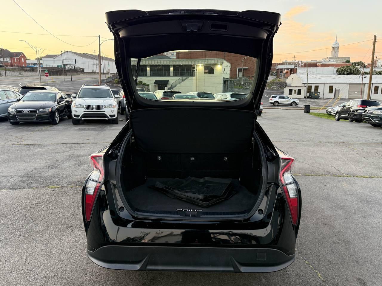Toyota Prius Two Eco 2016