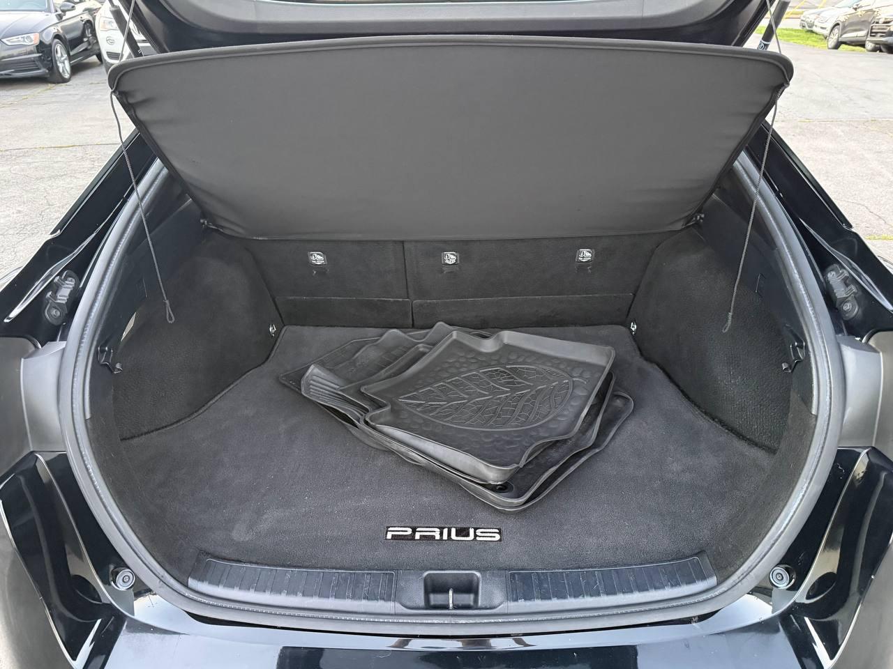 Toyota Prius Two Eco 2016