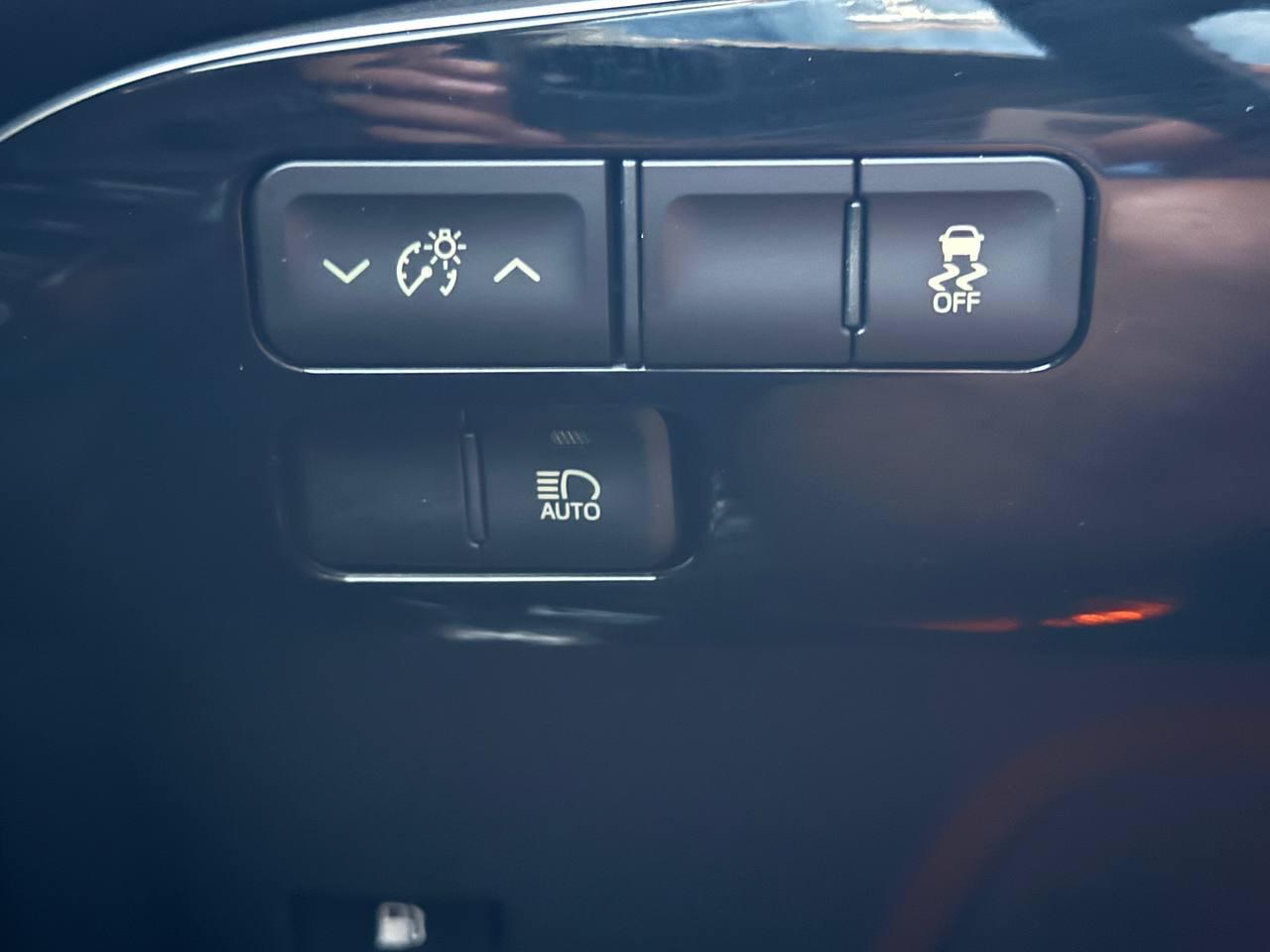 Toyota Prius Two Eco 2016