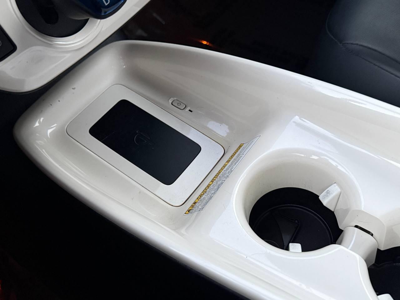 Toyota Prius Two Eco 2016
