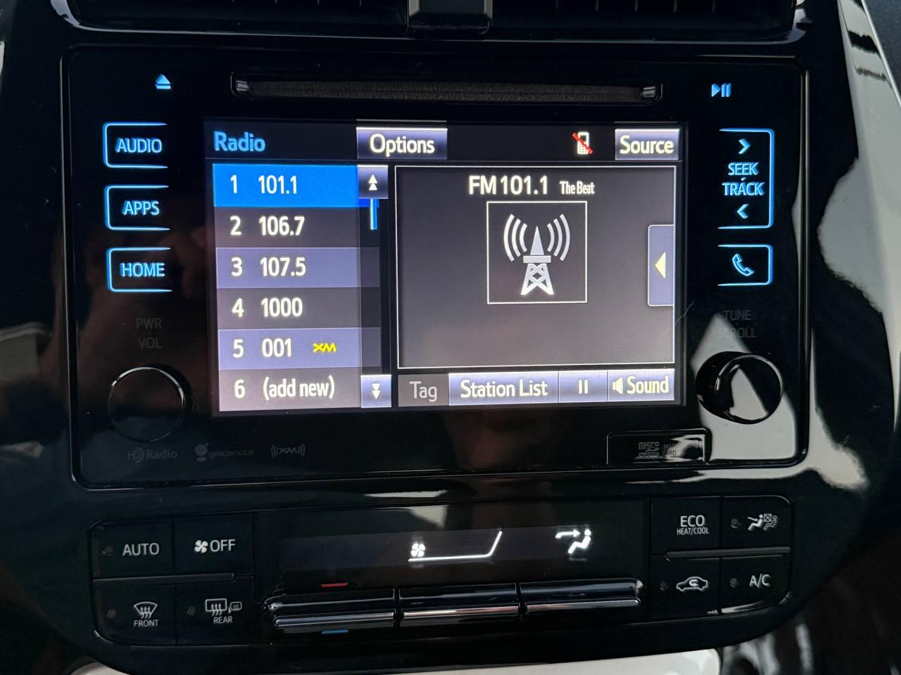 Toyota Prius Two Eco 2016