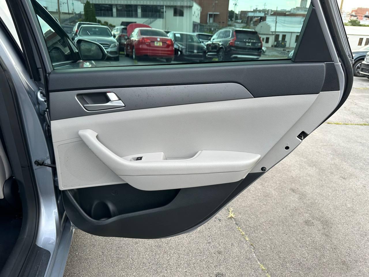 Hyundai Sonata SE 2015