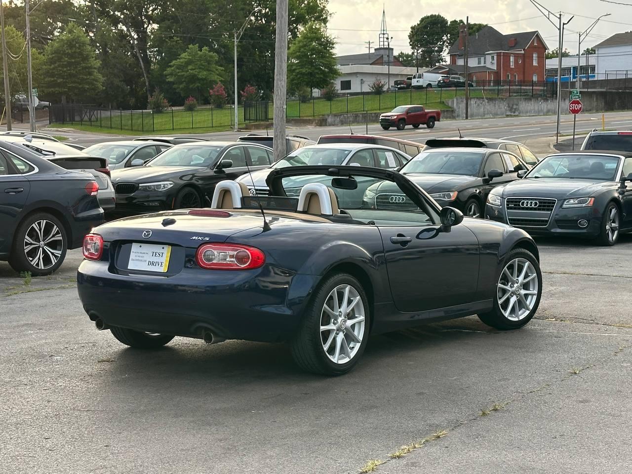 Mazda MX-5 Miata Sport 2010