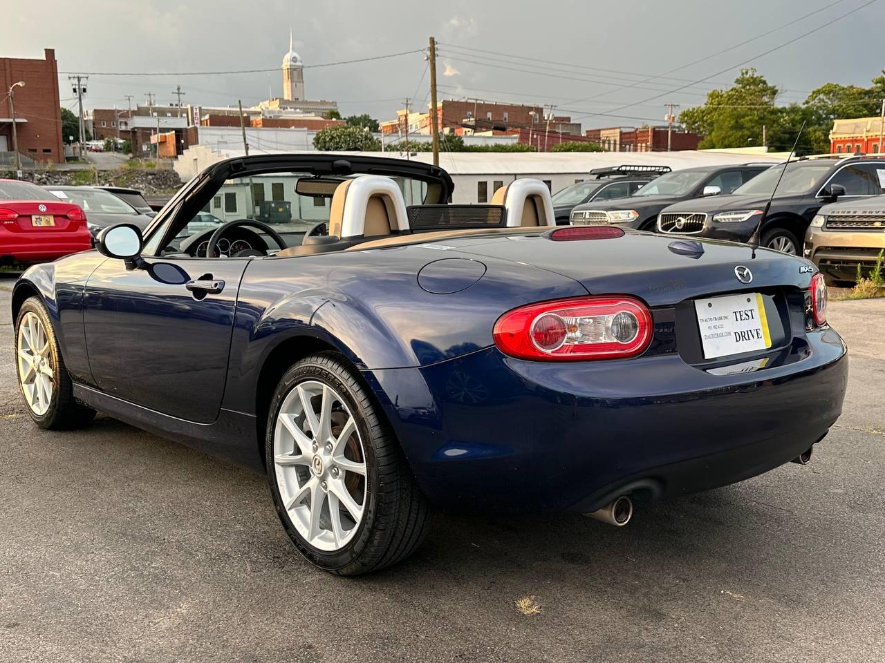 Mazda MX-5 Miata Sport 2010