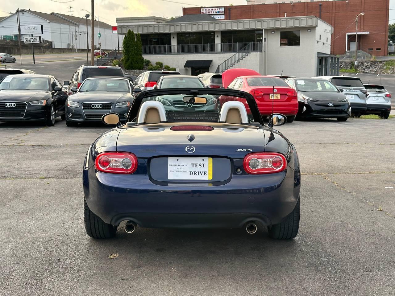 Mazda MX-5 Miata Sport 2010