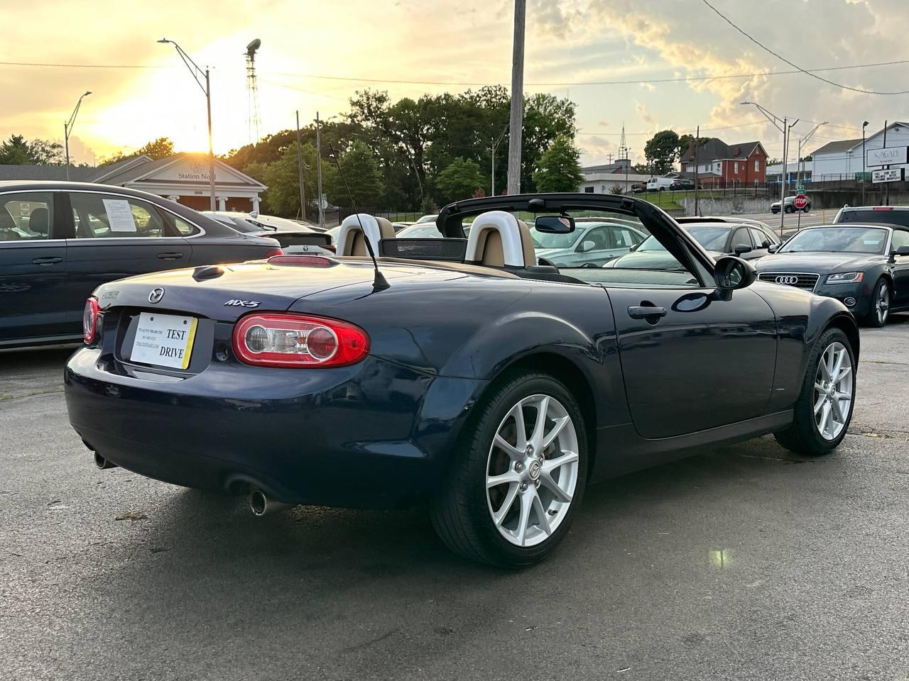 Mazda MX-5 Miata Sport 2010