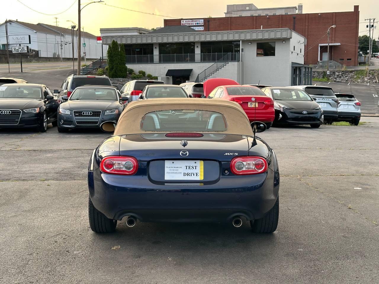 Mazda MX-5 Miata Sport 2010