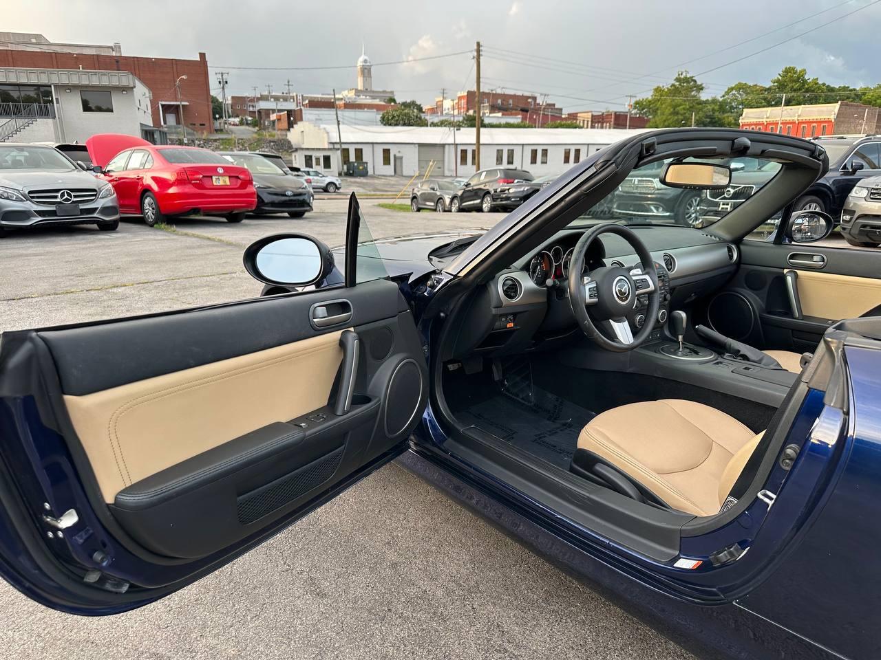 Mazda MX-5 Miata Sport 2010