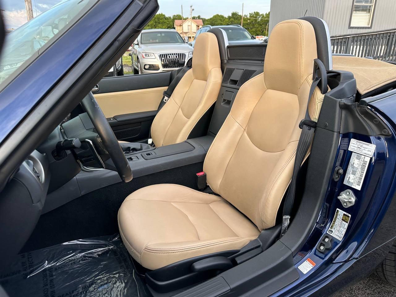 Mazda MX-5 Miata Sport 2010