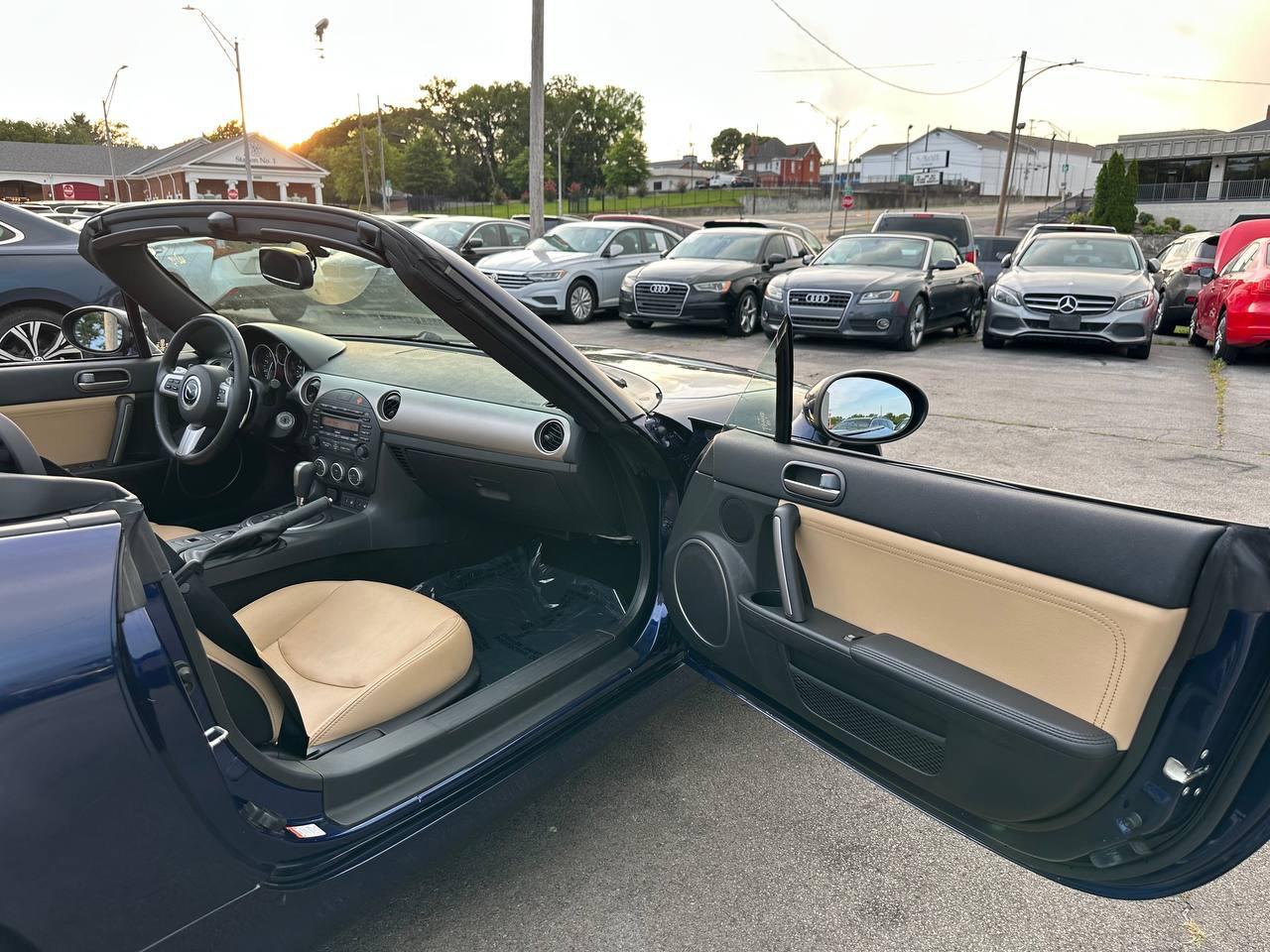 Mazda MX-5 Miata Sport 2010