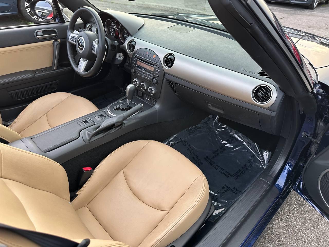 Mazda MX-5 Miata Sport 2010