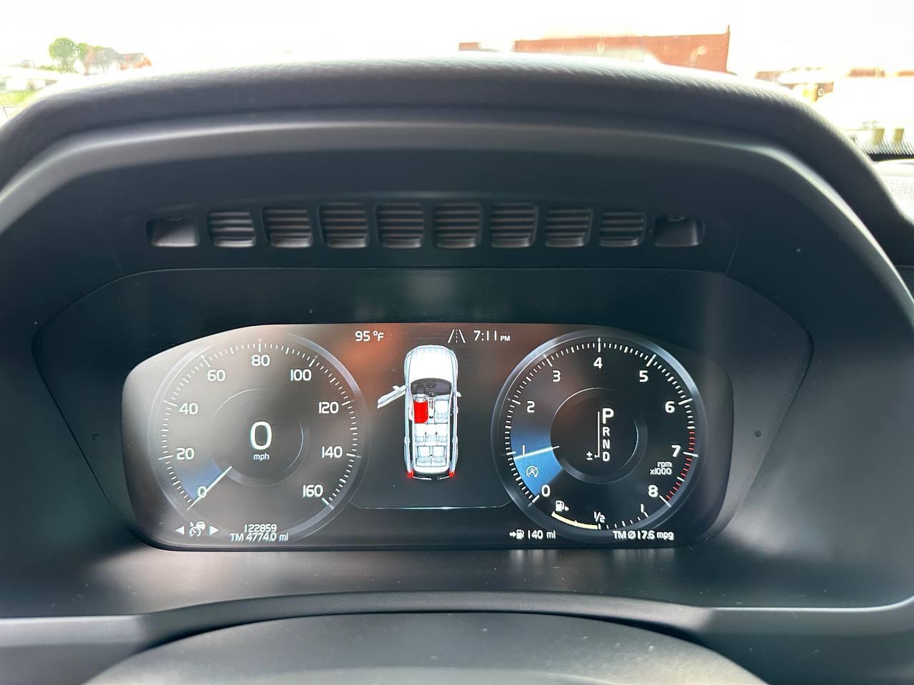 Volvo XC90 T6 Momentum AWD 2017