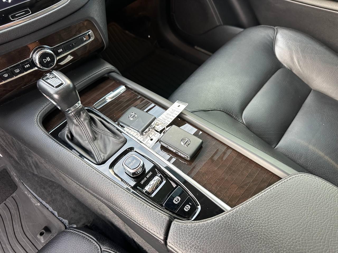 Volvo XC90 T6 Momentum AWD 2017