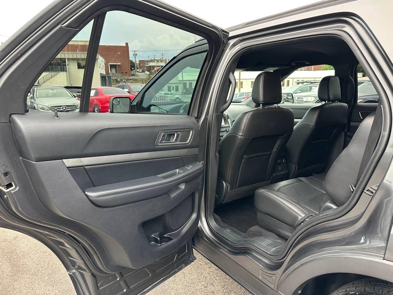 Ford Explorer XLT FWD 2018