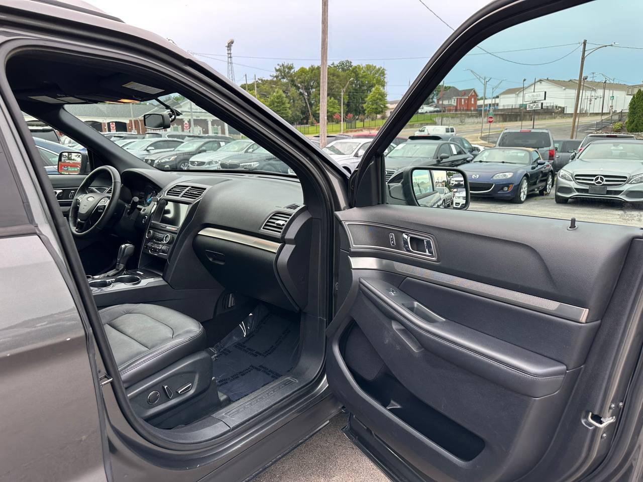 Ford Explorer XLT FWD 2018