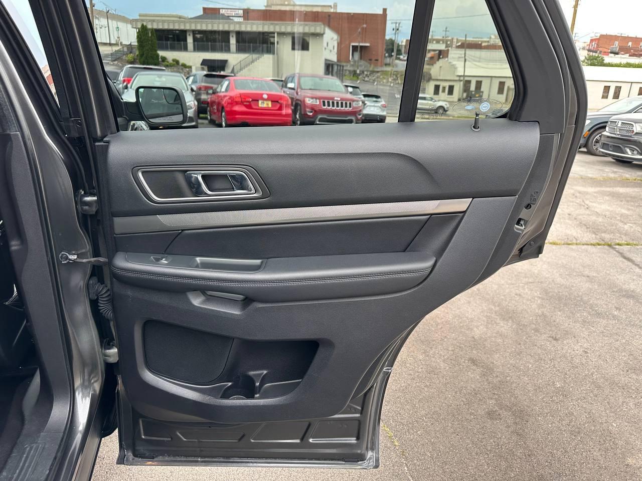 Ford Explorer XLT FWD 2018