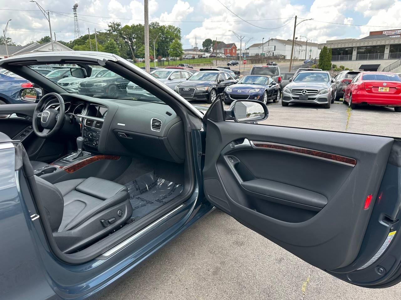 Audi A5 2.0T Premium Plus Cabriolet quattro 2010