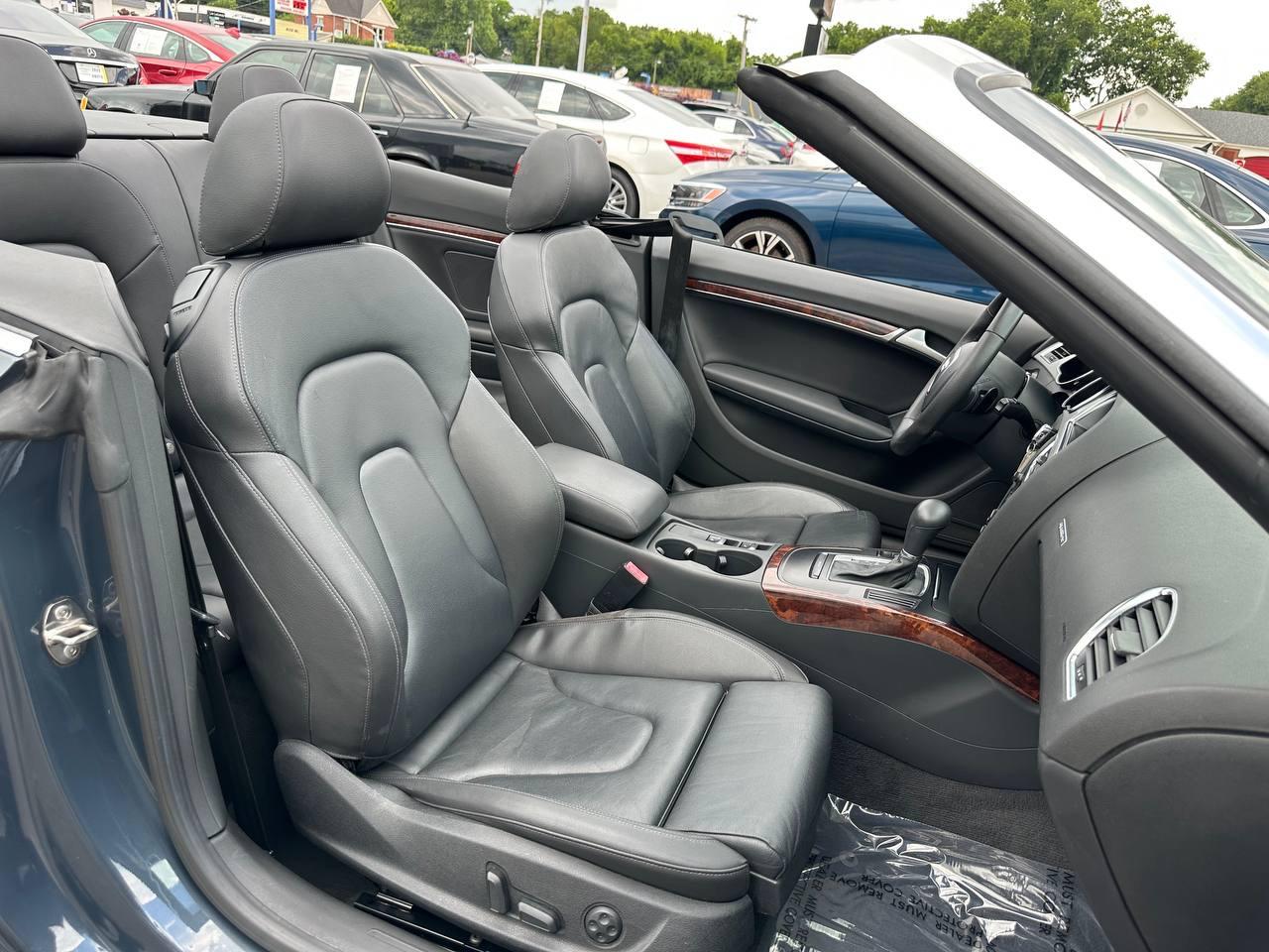 Audi A5 2.0T Premium Plus Cabriolet quattro 2010