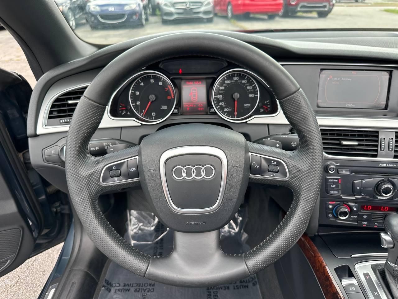 Audi A5 2.0T Premium Plus Cabriolet quattro 2010