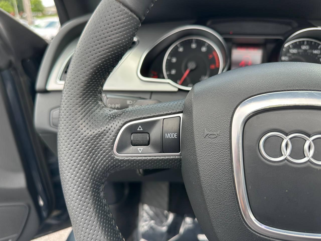Audi A5 2.0T Premium Plus Cabriolet quattro 2010