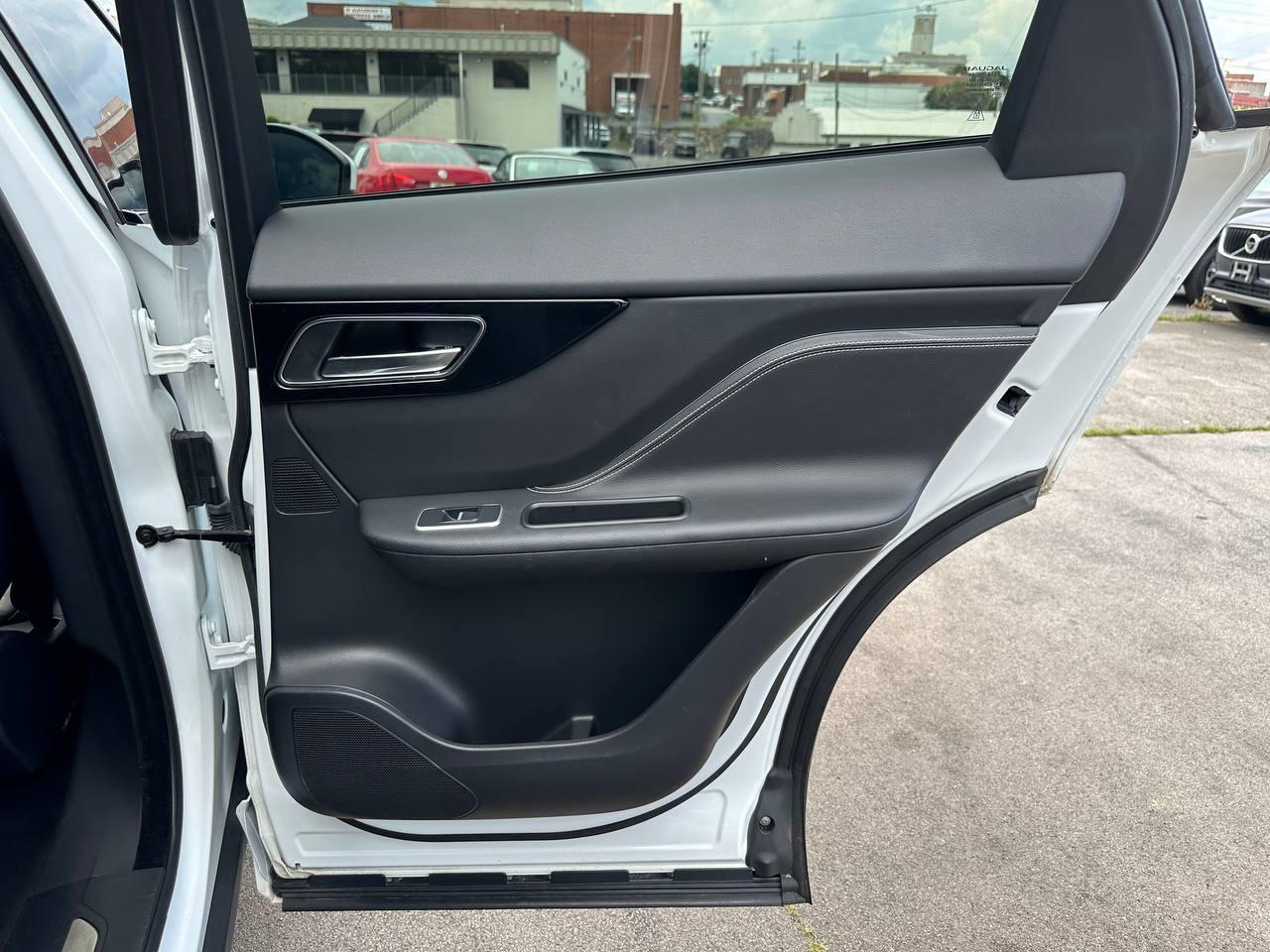 Jaguar F-Pace 25t R-Sport 2019