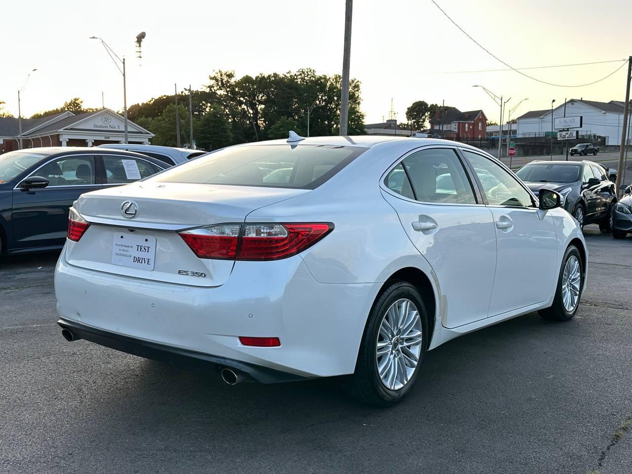 Lexus ES 350 Sedan 2013