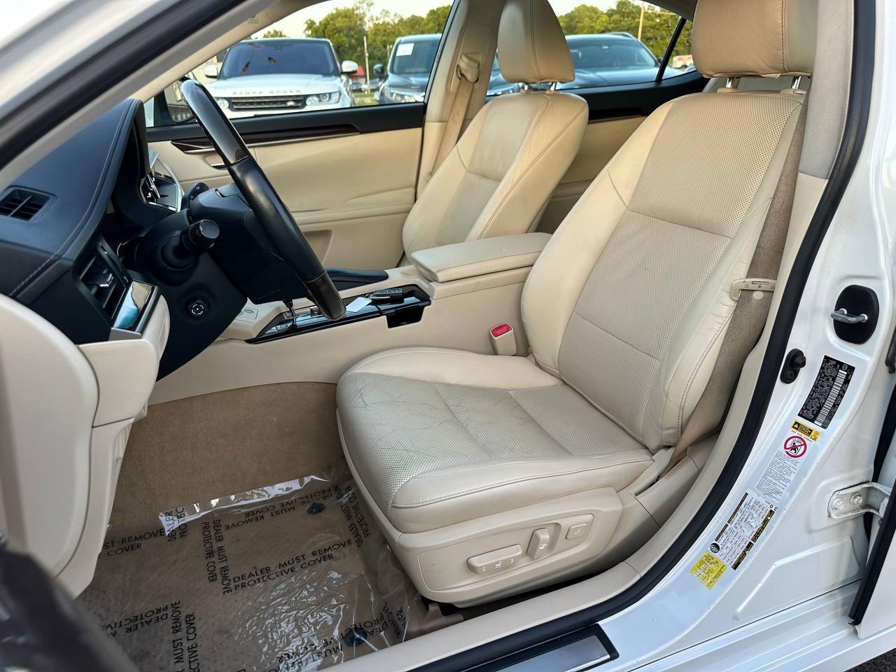 Lexus ES 350 Sedan 2013