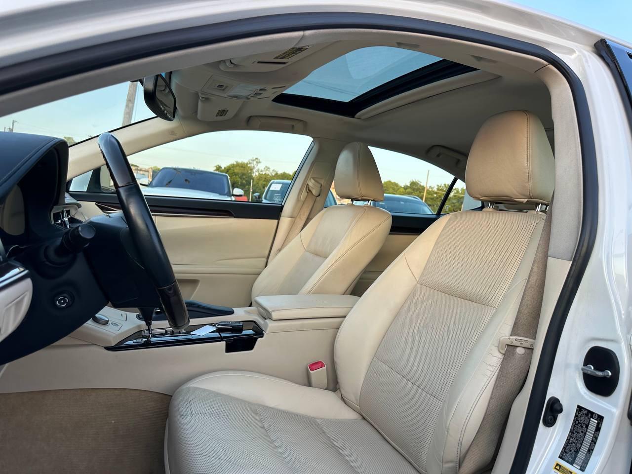 Lexus ES 350 Sedan 2013