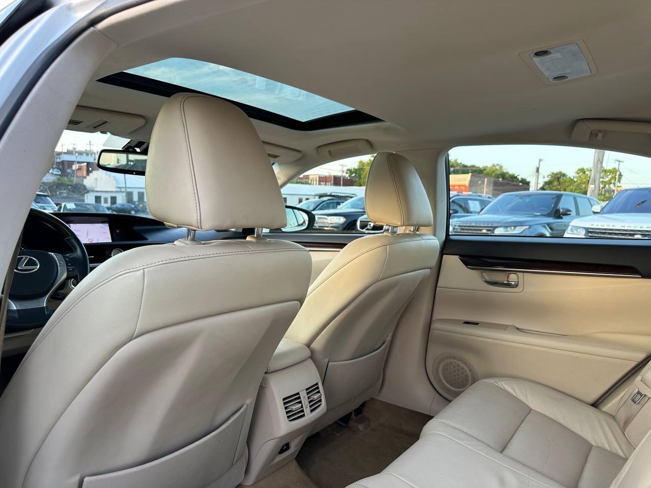 Lexus ES 350 Sedan 2013