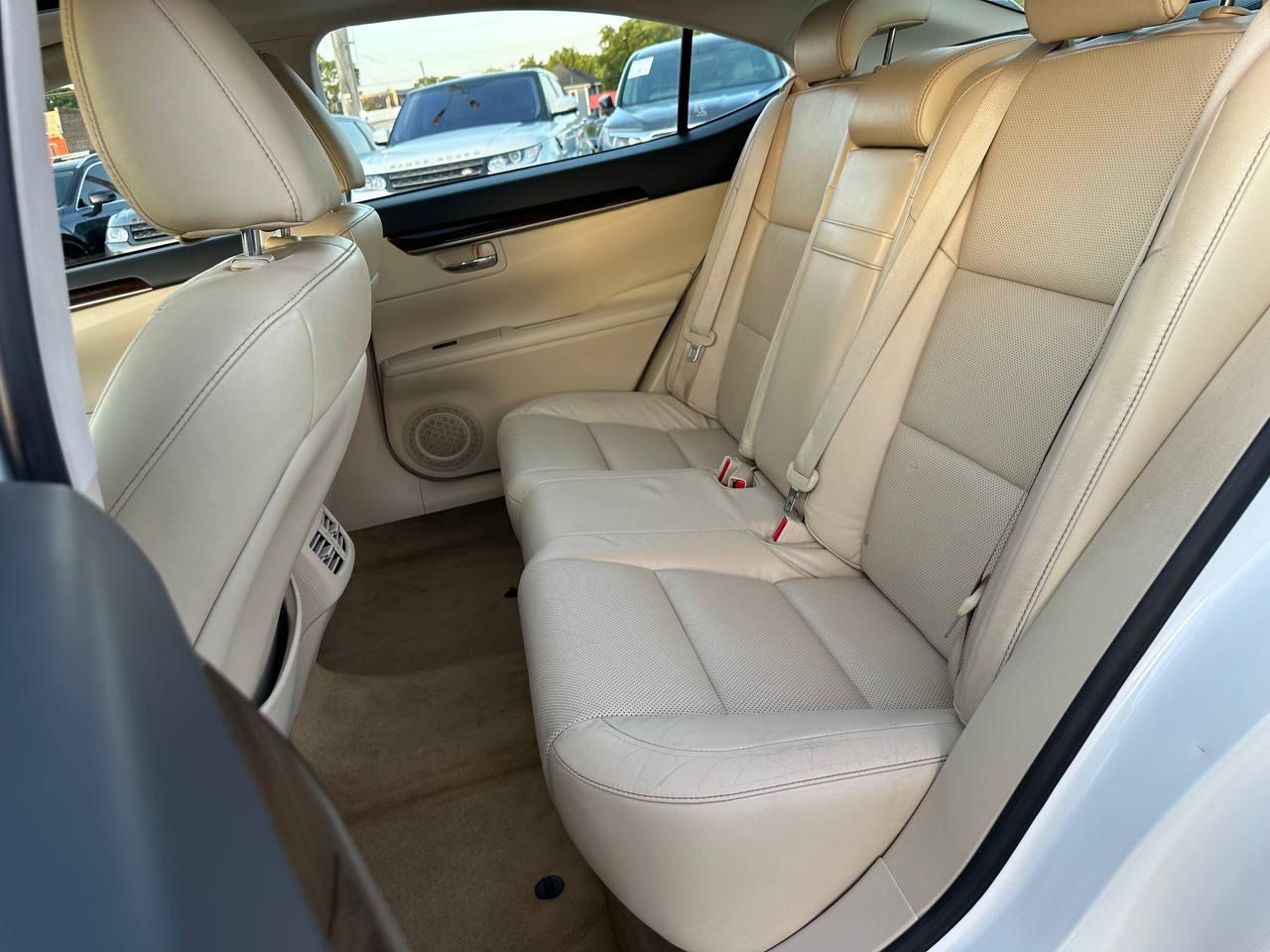 Lexus ES 350 Sedan 2013