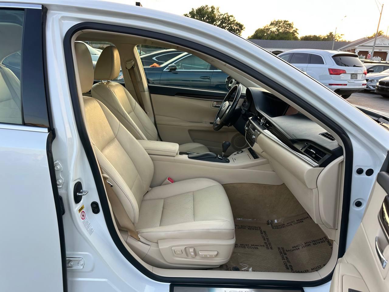 Lexus ES 350 Sedan 2013