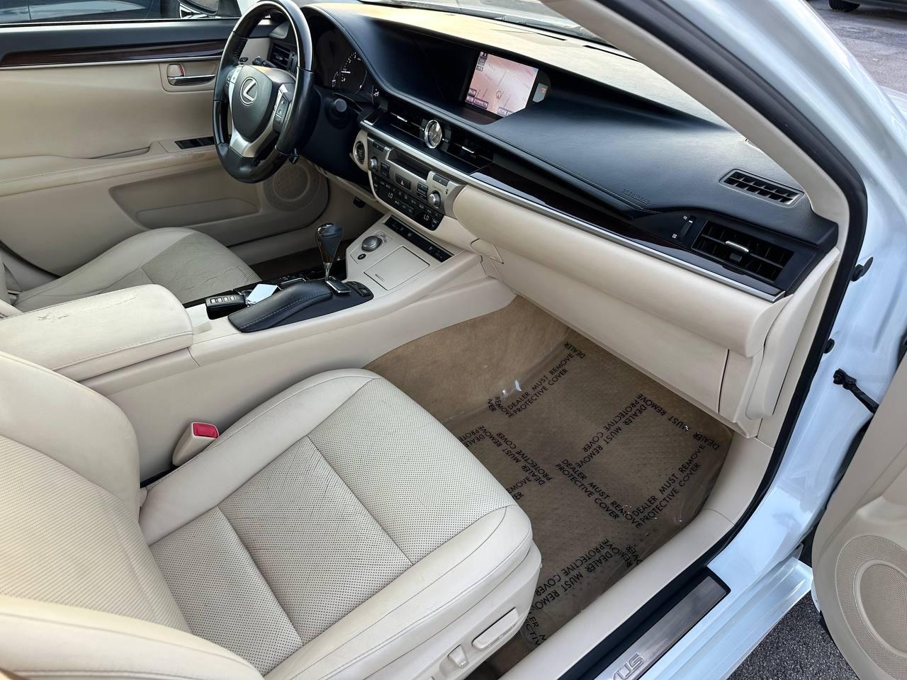 Lexus ES 350 Sedan 2013