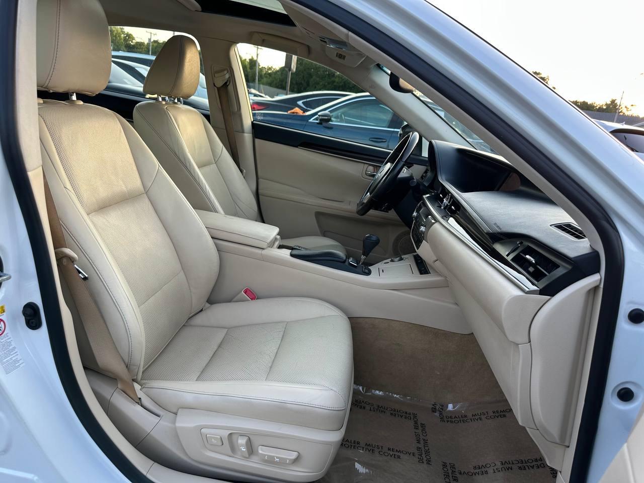 Lexus ES 350 Sedan 2013