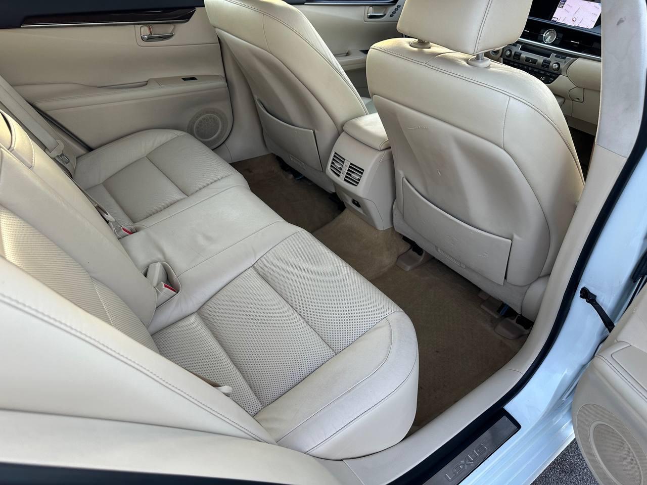 Lexus ES 350 Sedan 2013