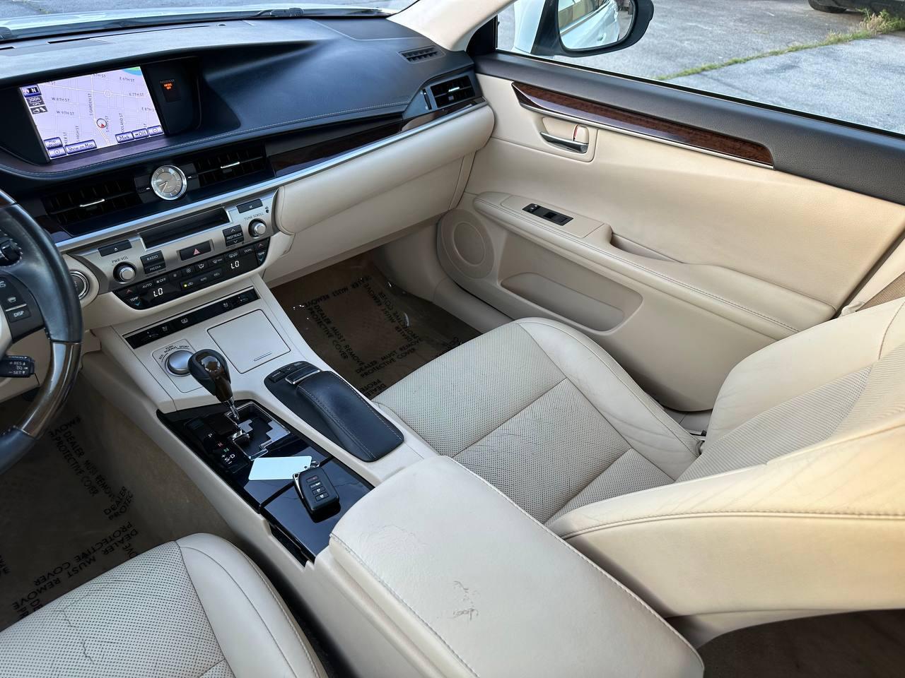 Lexus ES 350 Sedan 2013