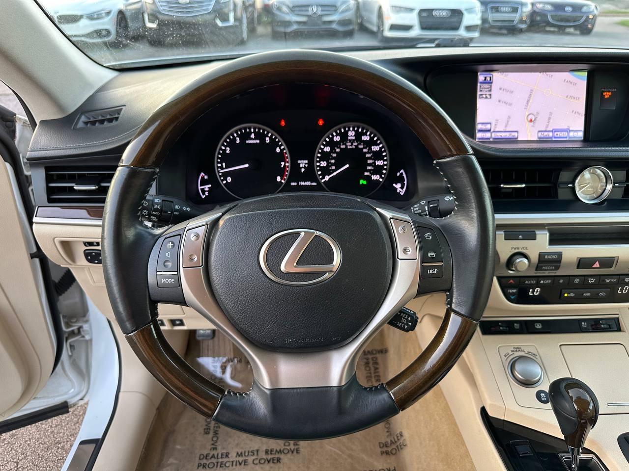 Lexus ES 350 Sedan 2013