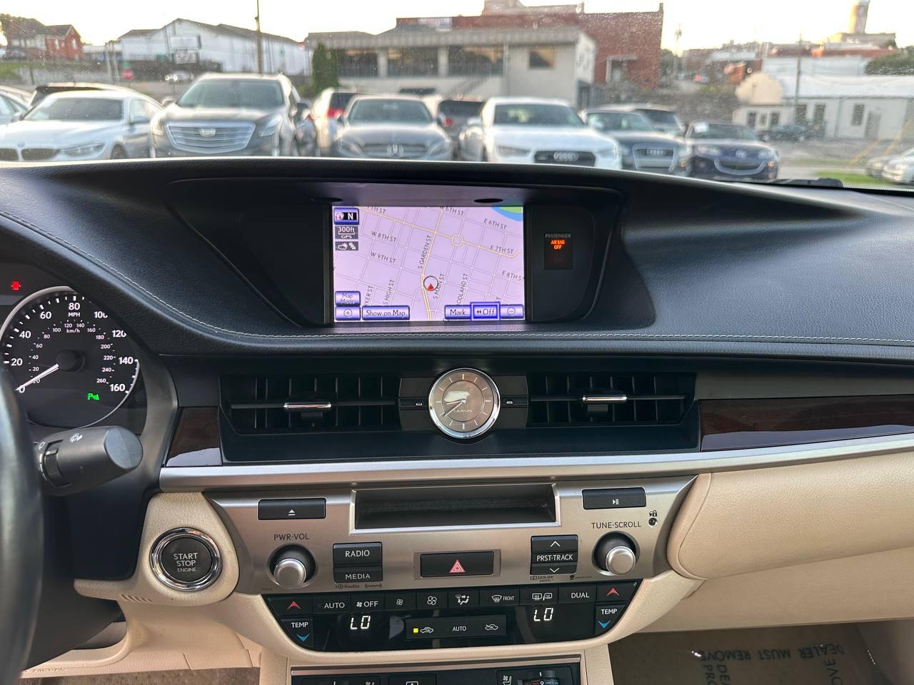 Lexus ES 350 Sedan 2013