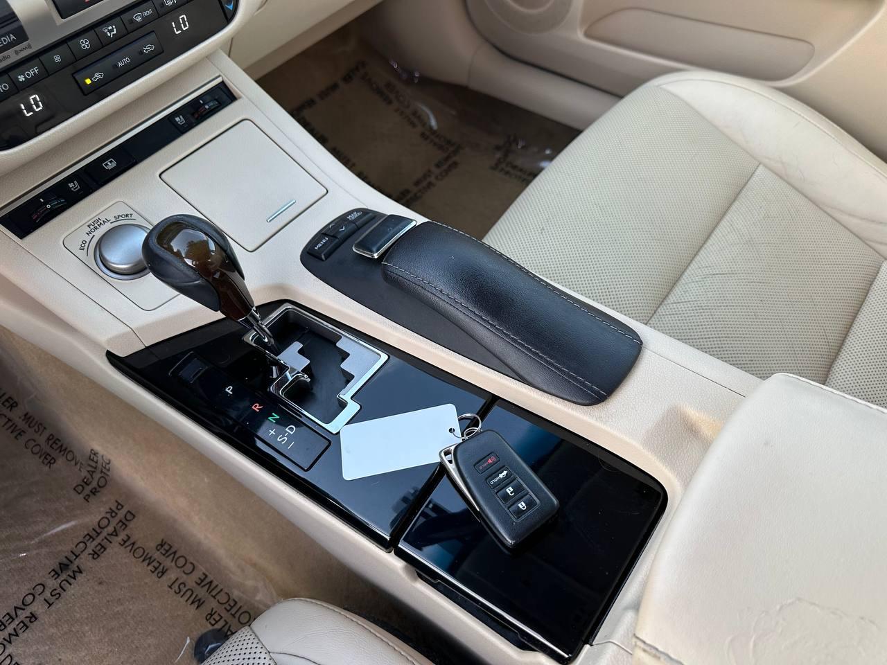 Lexus ES 350 Sedan 2013
