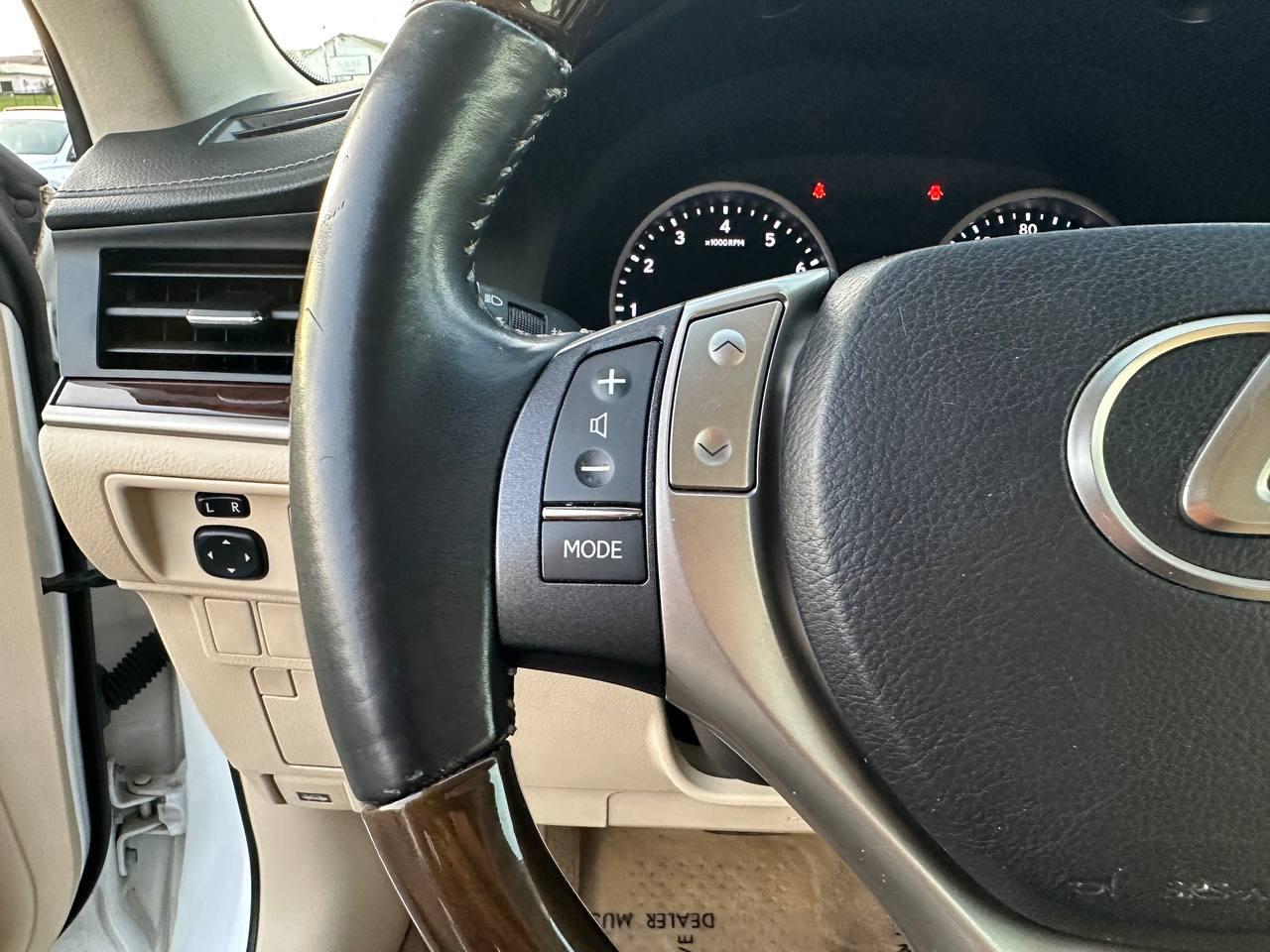 Lexus ES 350 Sedan 2013