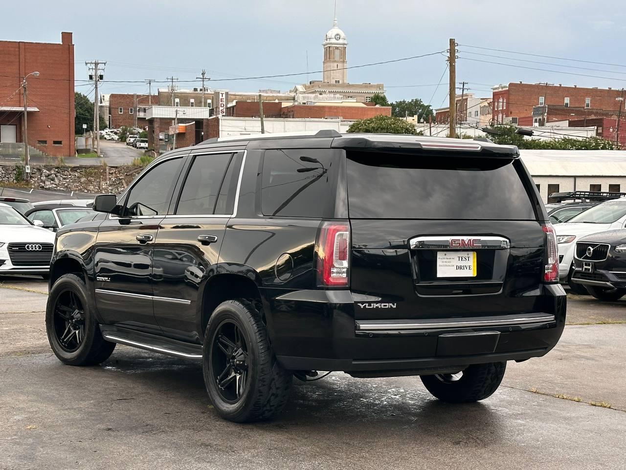 GMC Yukon Denali 4WD 2015